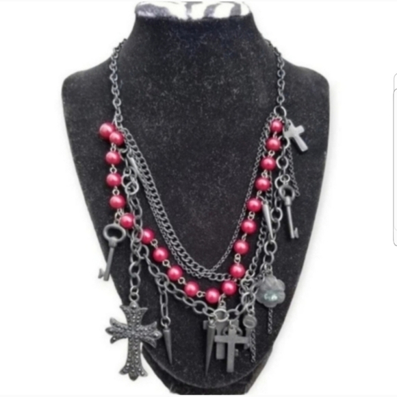 HOT TOPIC BLACK & RED LAYERED GOTHIC VICTORIAN CHARM NECKLACE - Picture 1 of 6
